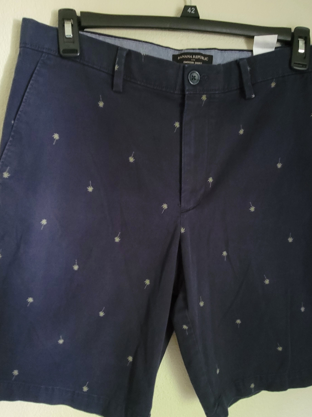 Banana Republic Men's Navy Palm Print Shorts - Picture 4 of 9